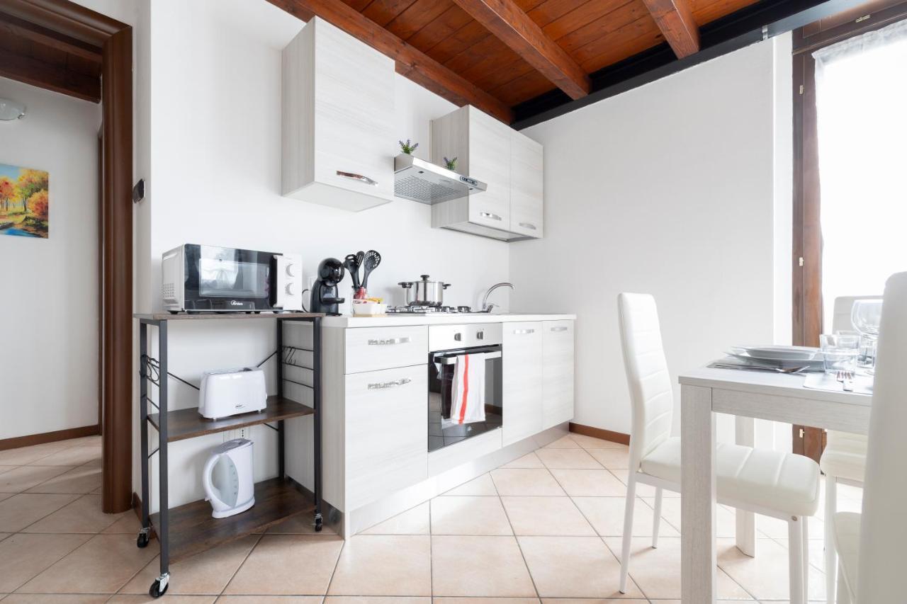 Apartament 10' Da Malpensa & 1' Dalla Stazione TreniShuttle Somma Lombardo Zewnętrze zdjęcie