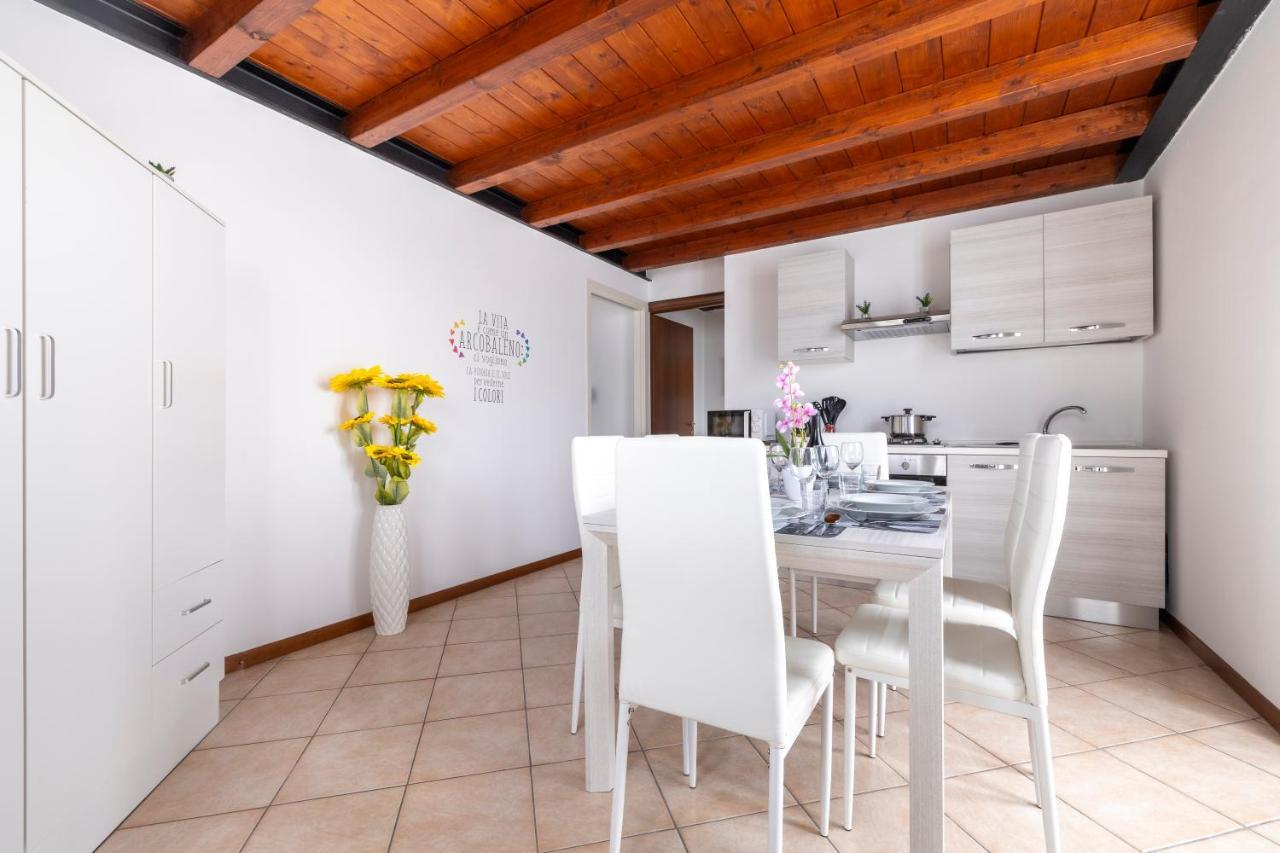 Apartament 10' Da Malpensa & 1' Dalla Stazione TreniShuttle Somma Lombardo Zewnętrze zdjęcie